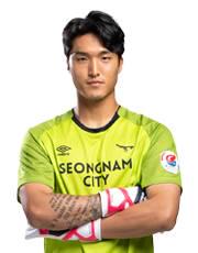 https://img.833zhiboos.com.cn/img/football/player/6236464638a1d95d8560c4330a0b4cc7.jpg